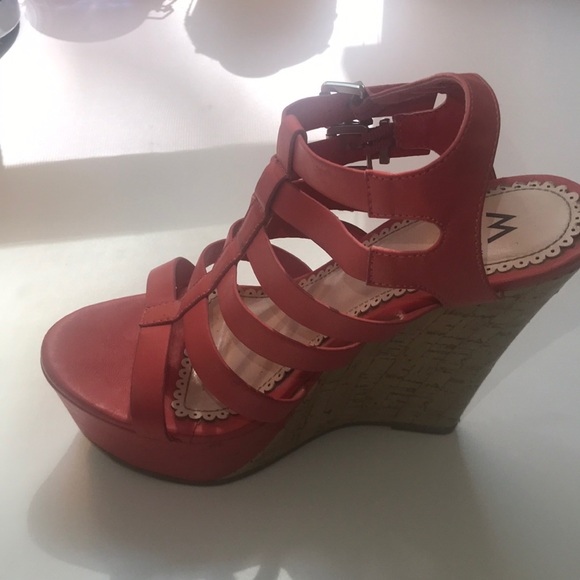 Shoedazzle Madison Taren Coral Wedges - Picture 4 of 6